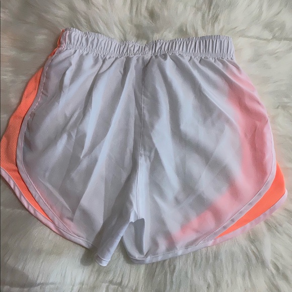 NWT NIKE DriFit Athletic Gym Jog Run White Shorts - Picture 2 of 11